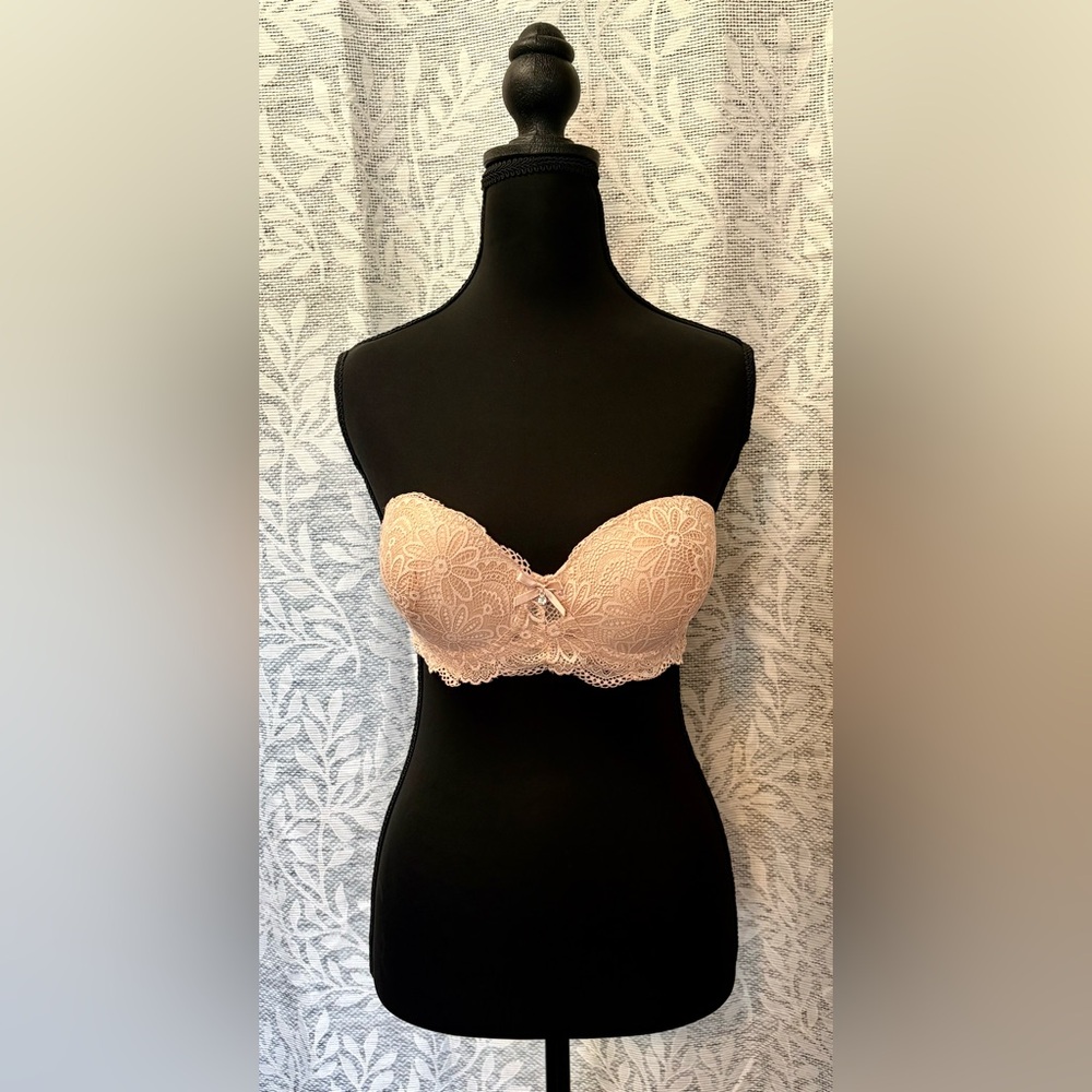 Pale Pink Lace Underwire Push-Up Bra with Adjustable Straps